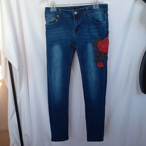 The Style Between Us 8" Rise Skinny Floral Applique, Sz 5, 14" Flat Waist, 28"L